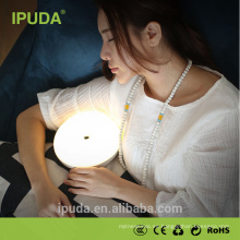 Source factory lámparas redondas de cabecera IPUDA de moda urbana a la venta con salidas USB de carga rápida sensor de movimiento inteligente